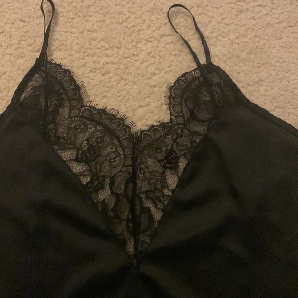 Black silky lace tank top - Picture 2 of 4